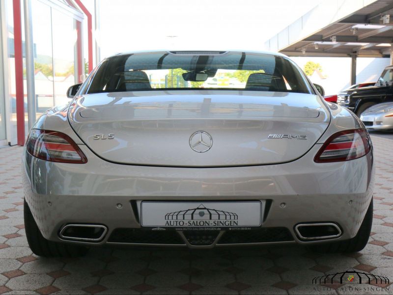 Mercedes-Benz SLS AMG