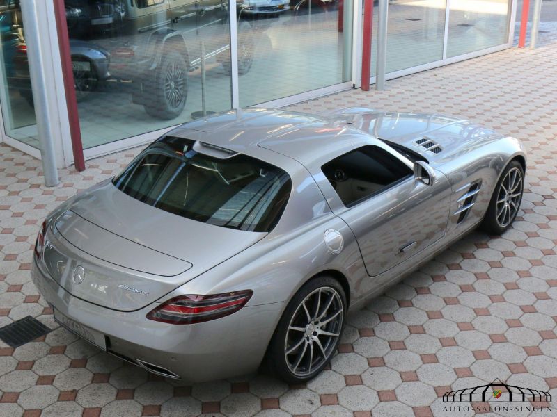 Mercedes-Benz SLS AMG