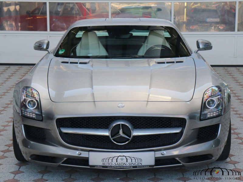 Mercedes-Benz SLS AMG