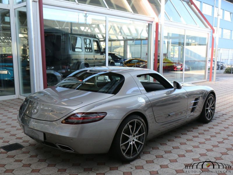 Mercedes-Benz SLS AMG