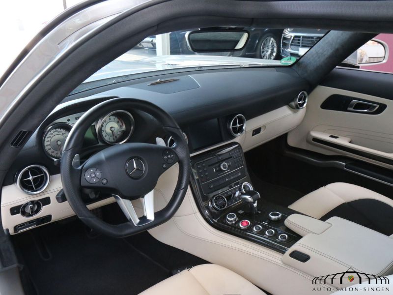 Mercedes-Benz SLS AMG