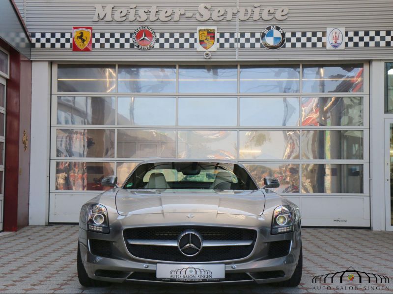 Mercedes-Benz SLS AMG
