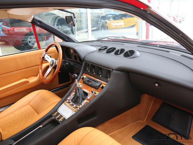 Ferrari 365 GT4 2+2