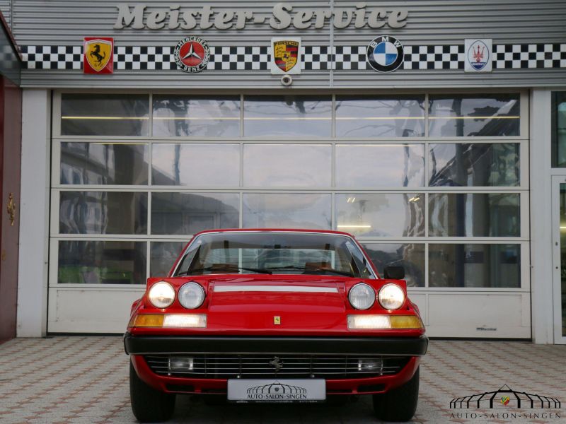 Ferrari 365 GT4 2+2