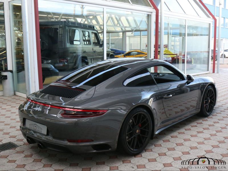 Porsche 991 Carrera 4 GTS