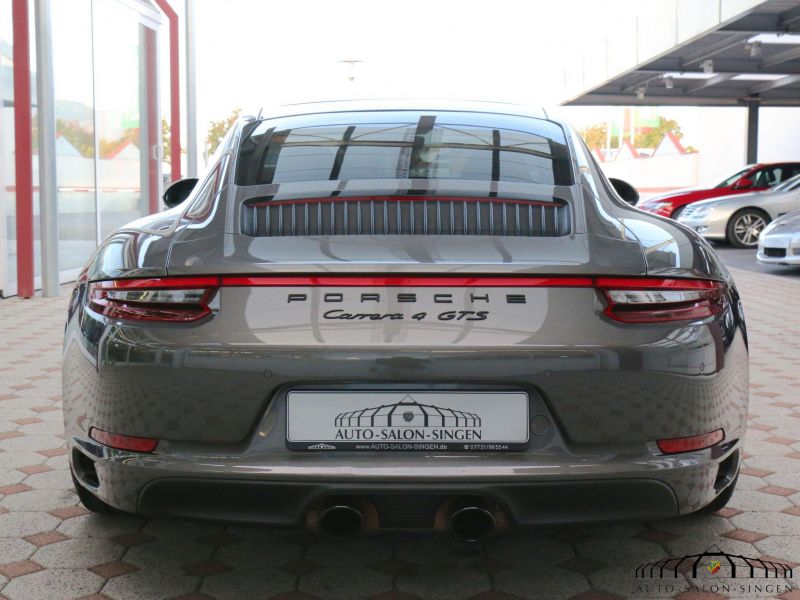 Porsche 991 Carrera 4 GTS