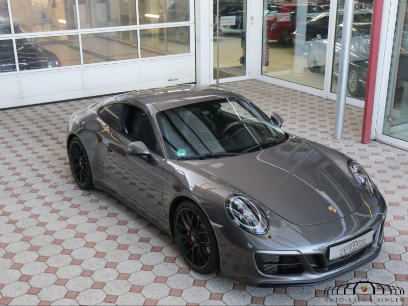 Porsche 991 Carrera 4 GTS