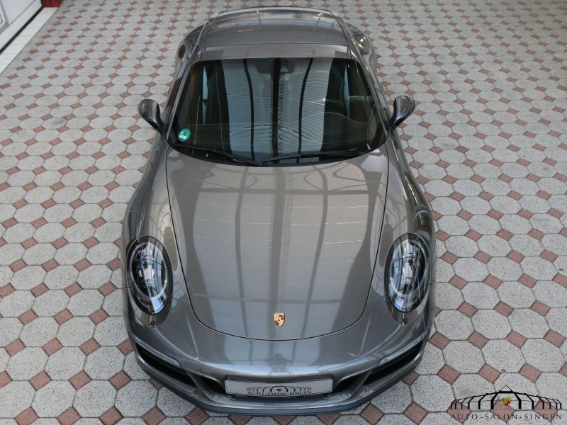 Porsche 991 Carrera 4 GTS