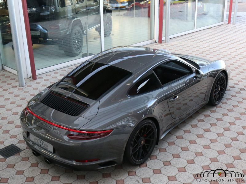 Porsche 991 Carrera 4 GTS