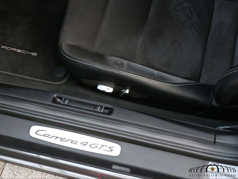 Porsche 991 Carrera 4 GTS
