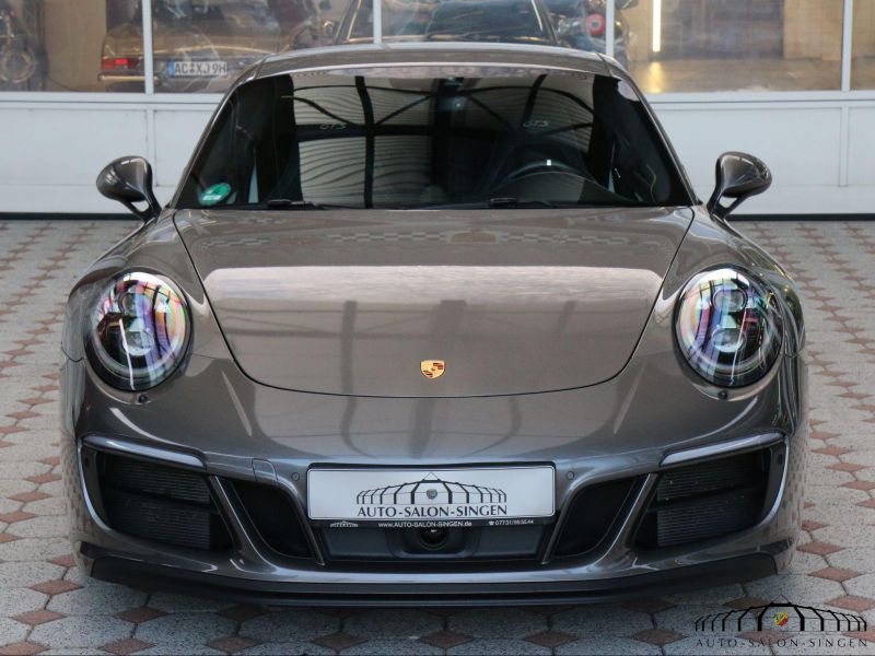 Porsche 991 Carrera 4 GTS