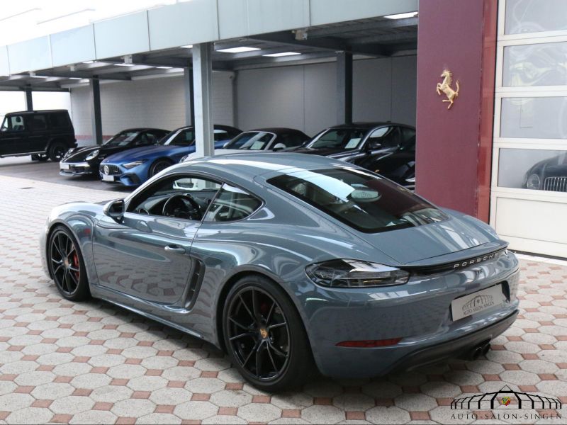 Porsche Cayman 718 S