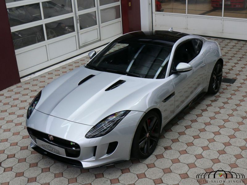 Jaguar F-Type V8 R