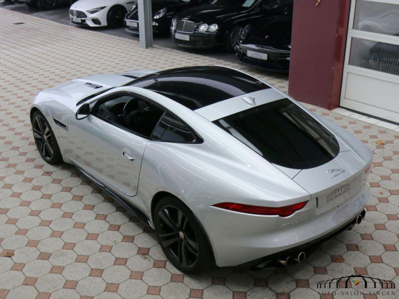 Jaguar F-Type V8 R