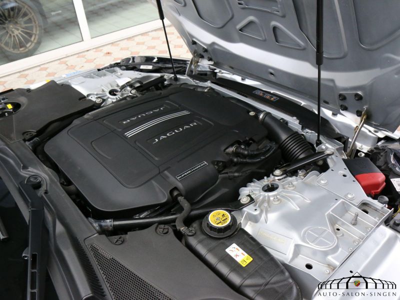 Jaguar F-Type V8 R