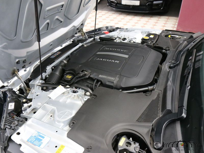 Jaguar F-Type V8 R