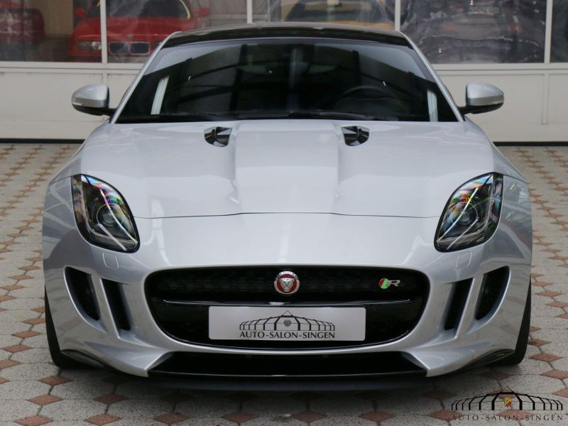 Jaguar F-Type V8 R