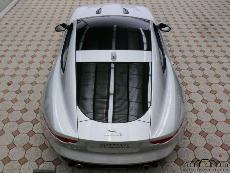 Jaguar F-Type V8 R