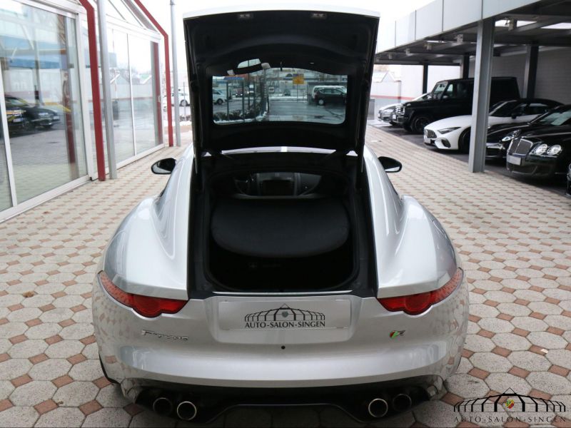 Jaguar F-Type V8 R