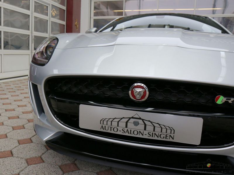 Jaguar F-Type V8 R