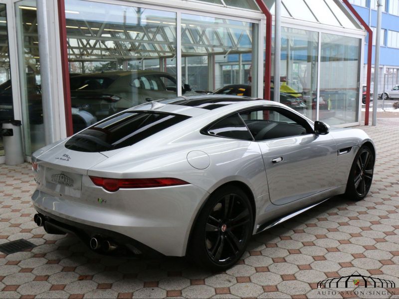 Jaguar F-Type V8 R