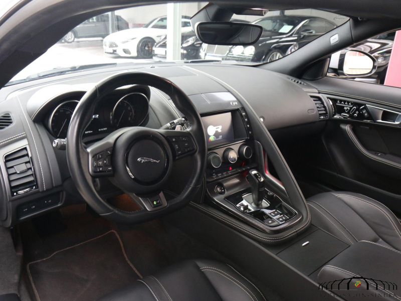 Jaguar F-Type V8 R