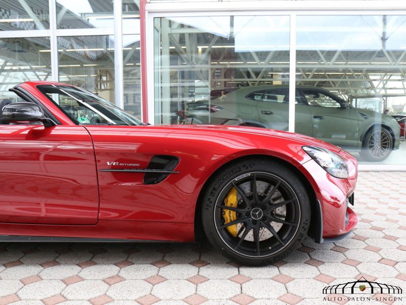 Mercedes-Benz AMG GT R Roadster