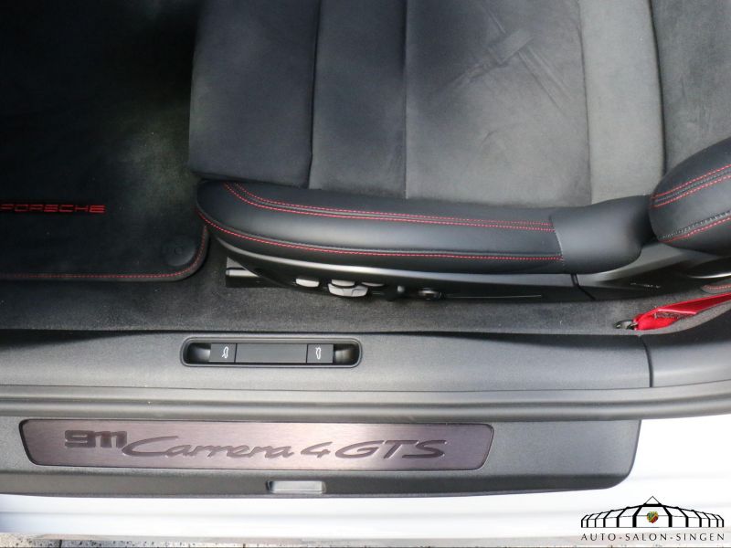 Porsche 992 Carrera  4 GTS Cabrio