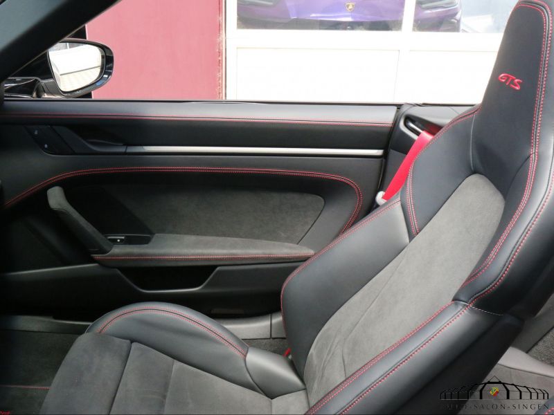 Porsche 992 Carrera  4 GTS Cabrio