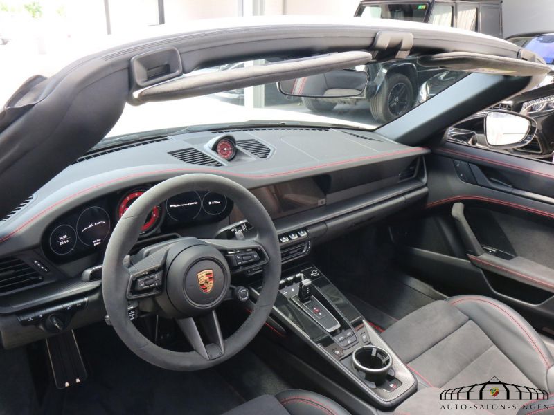Porsche 992 Carrera  4 GTS Cabrio