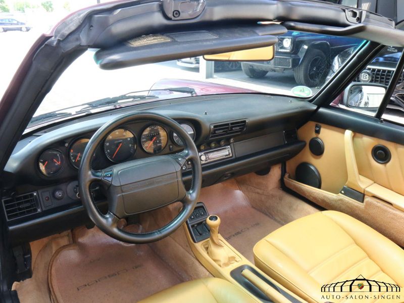 Porsche 964 Carrera 4 Cabrio