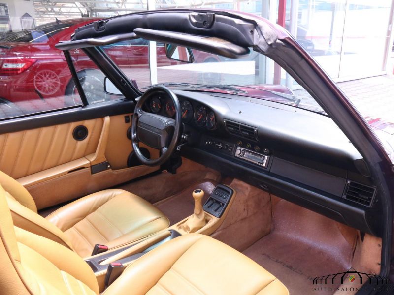 Porsche 964 Carrera 4 Cabrio