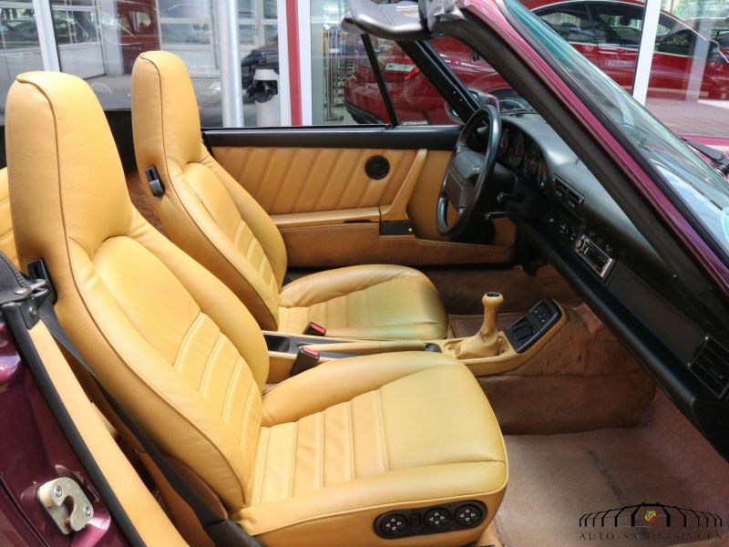 Porsche 964 Carrera 4 Cabrio
