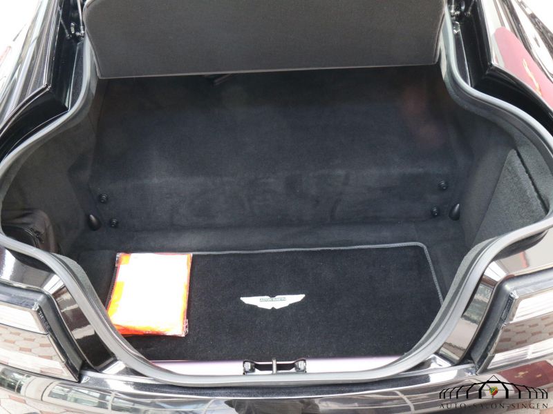 Aston Martin V12 Vantage S 