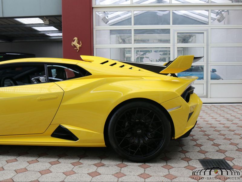 Lamborghini Huracán STO Coupe