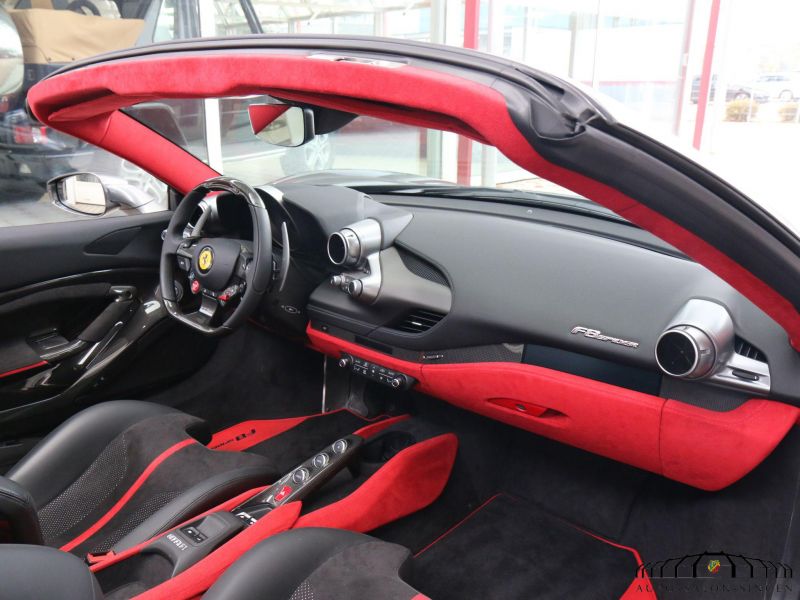 Ferrari F8 Spider