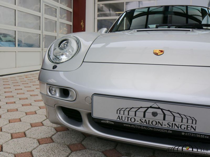Porsche 993 Carrera 4S