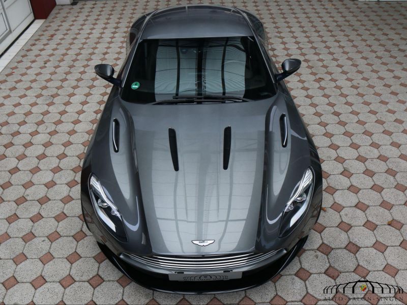 Aston Martin DB11 V12