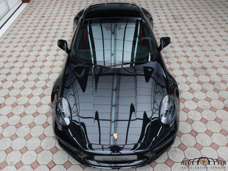 Porsche 992 Carrera  4 GTS