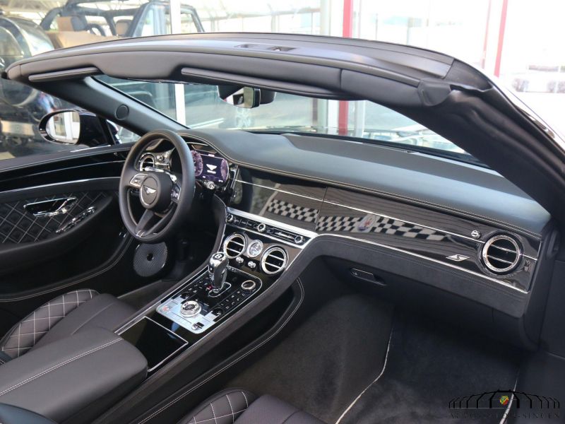 Bentley Continental GTC V8