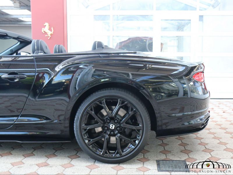 Bentley Continental GTC V8