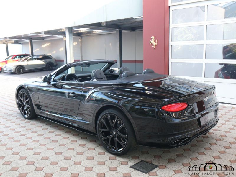 Bentley Continental GTC V8