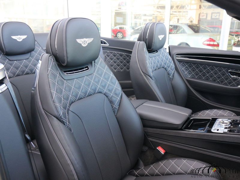Bentley Continental GTC V8