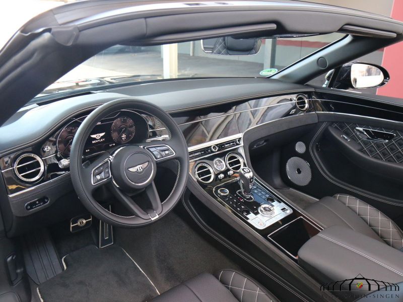 Bentley Continental GTC V8