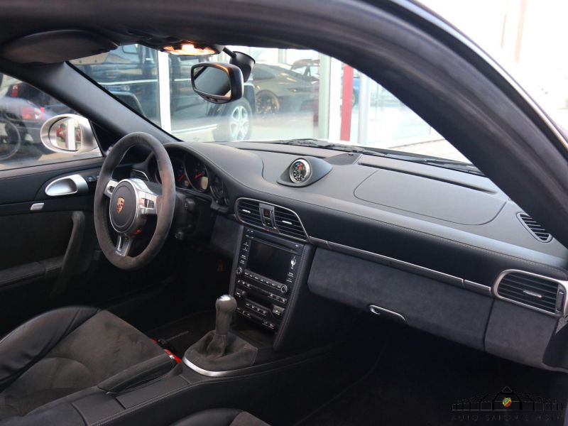 Porsche 997 Carrera GTS
