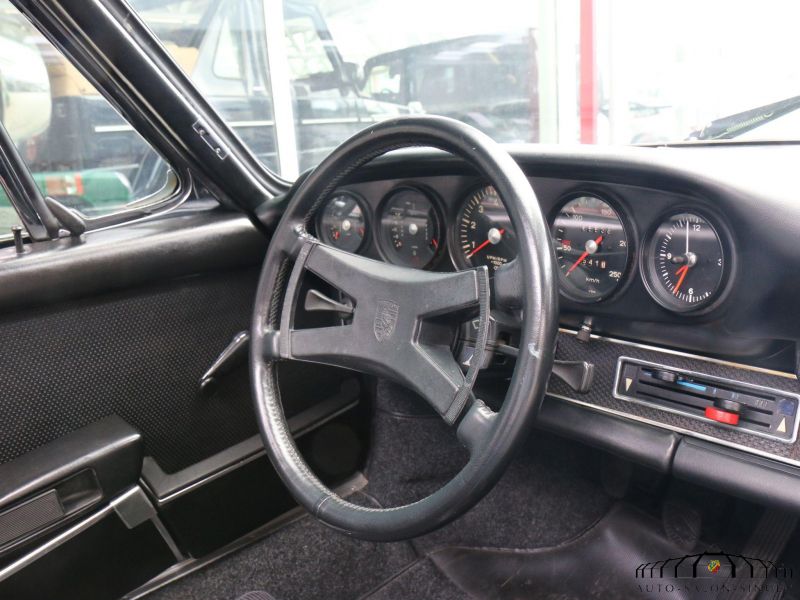 Porsche 911 E Targa 2.2
