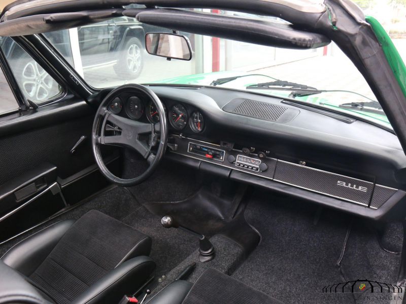 Porsche 911 E Targa 2.2