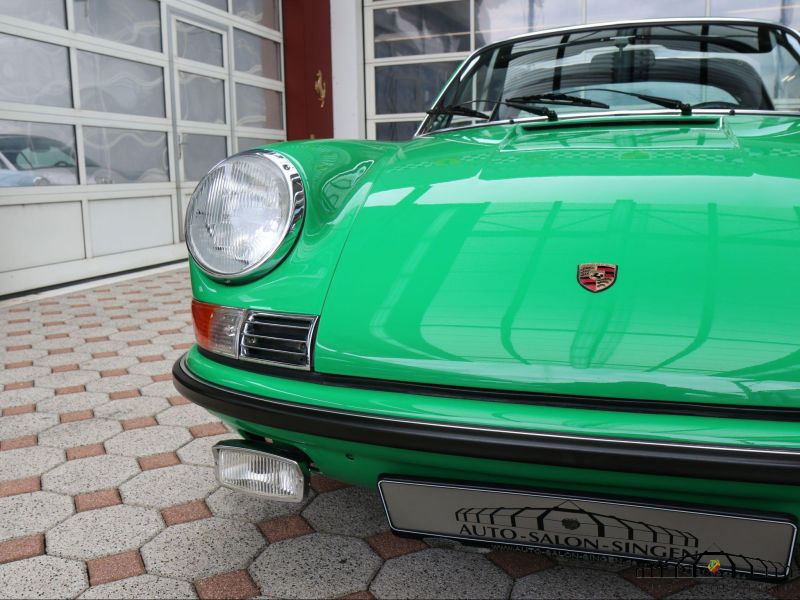Porsche 911 E Targa 2.2
