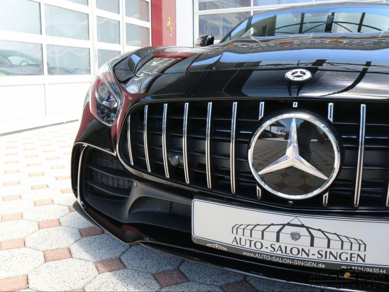 Mercedes-Benz AMG GT R Coupe