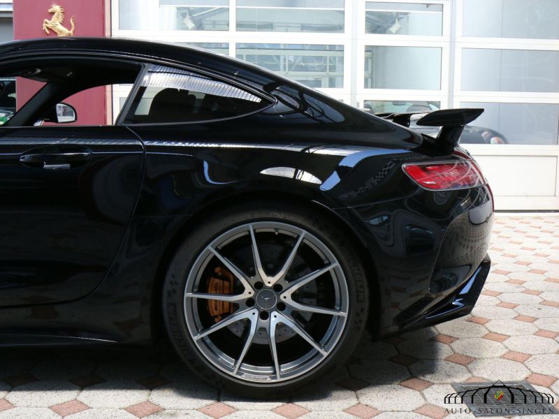 Mercedes-Benz AMG GT R Coupe